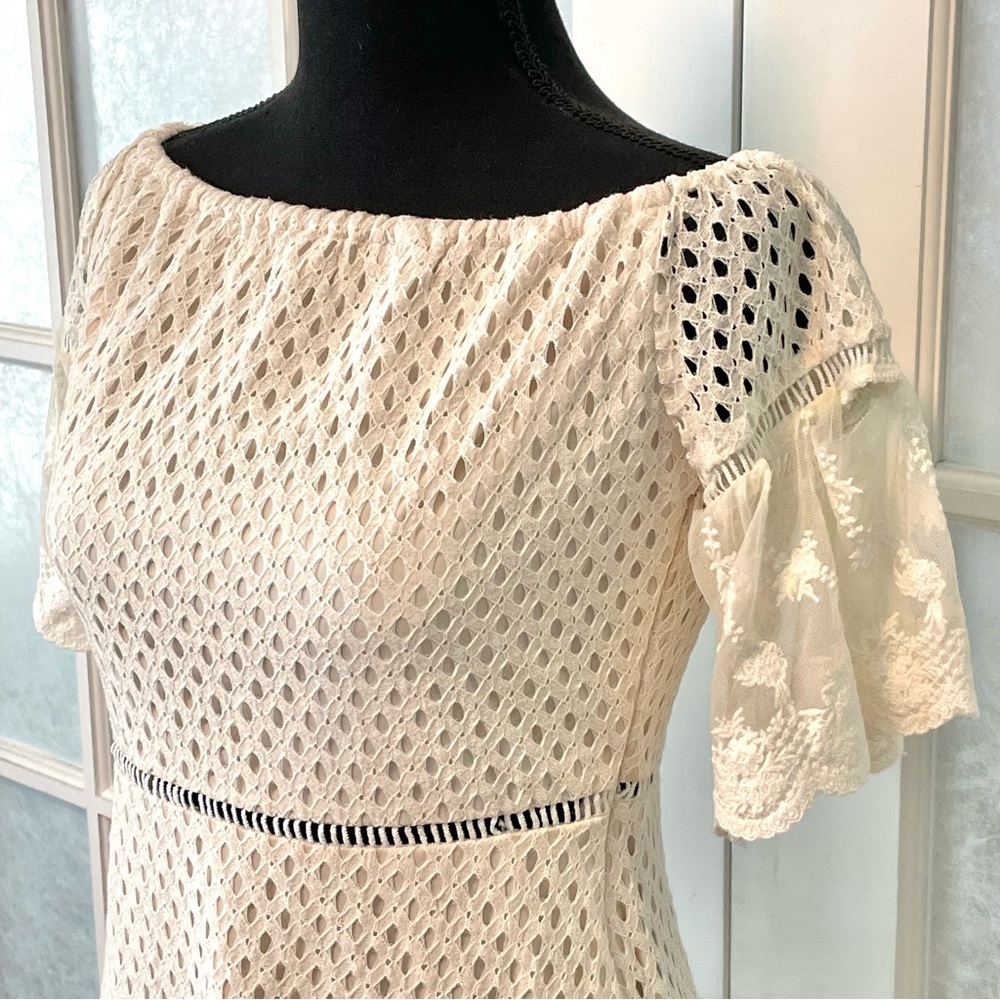 Listicle Size Small Off-The-Shoulder Open Weave Dress Lace Bell Sleeve Cream - Picture 4 of 14